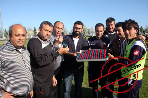 Futbolculara Kırmızı Lacivert baklava Futbolculara Kırmızı Lacivert baklava