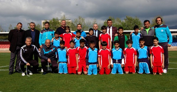 23 Nisan Futbol Turnuvası başladı 23 Nisan Futbol Turnuvası başladı