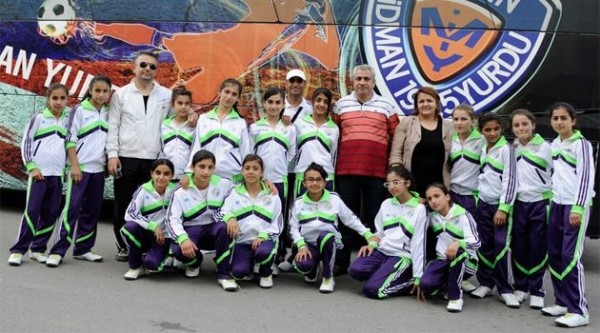 Mersin'de kz futbol takm kuruldu
