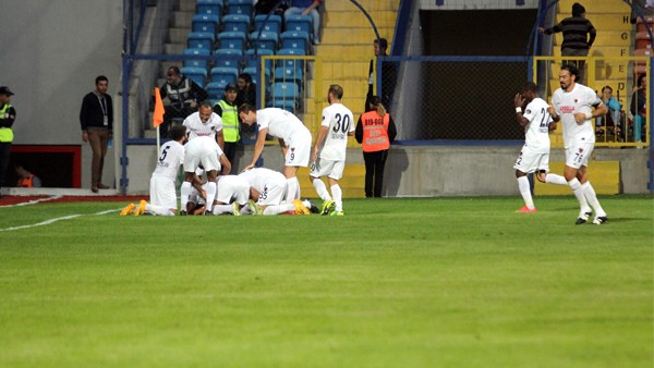 Mersin Karabükspor'a acımadı 2-0 Mersin Karabükspor'a acımadı 2-0