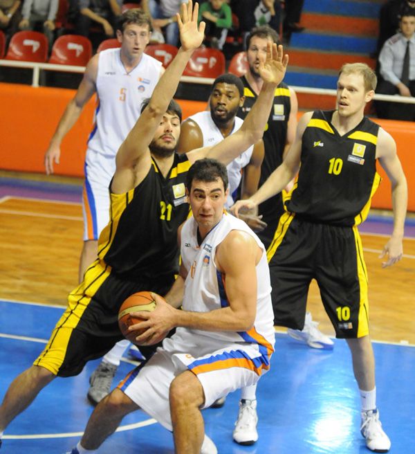 Erkek Basketbolcular farkl galip