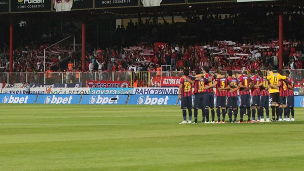 Karelerle Mersin İdman Yurdu - Beşiktaş Karelerle Mersin İdman Yurdu - Beşiktaş