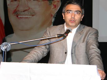 Mumcu'dan laiklik çıkışı Mumcu'dan laiklik çıkışı