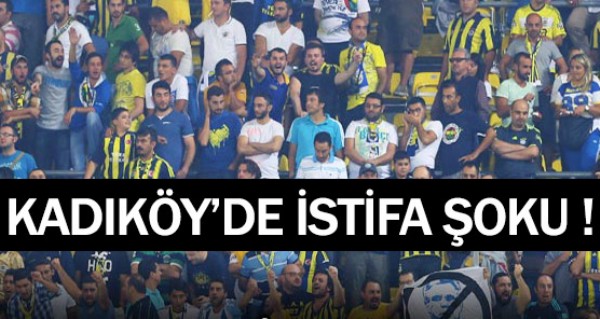 Kadky'de istifa sesleri