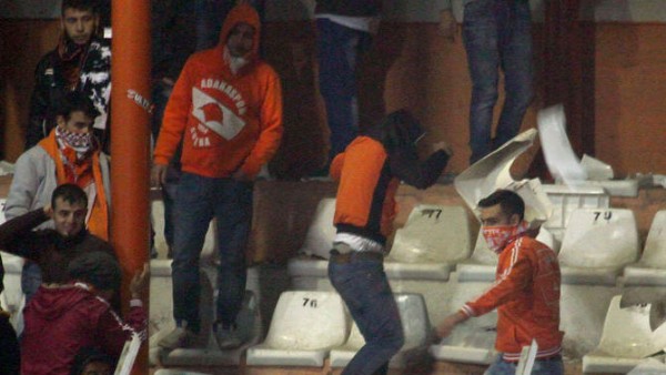 Adana'da maç sonu olay Adana'da maç sonu olay