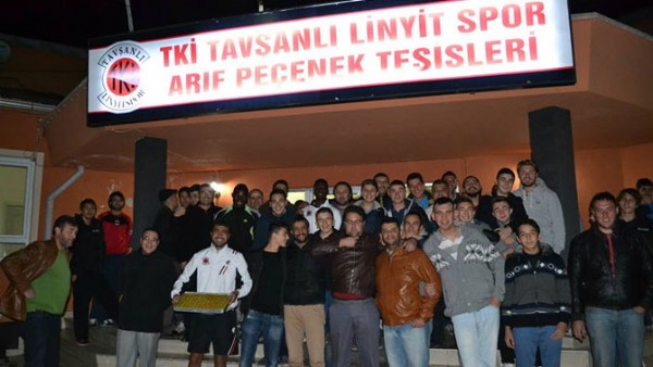 Tavanl Linyitspor'a taraftar morali