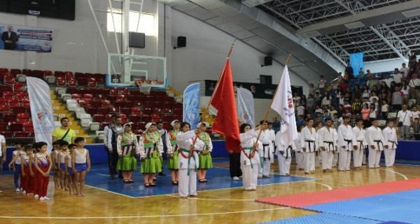 Spor Merkezleri Törenle Açıldı Spor Merkezleri Törenle Açıldı