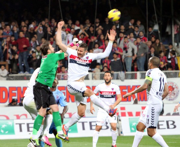 Milan Steponov cezalı! Milan Steponov cezalı!