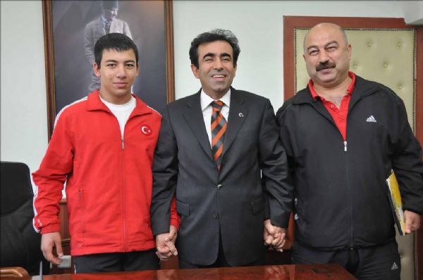 Şampiyon sporcuya destek sözü! Şampiyon sporcuya destek sözü!